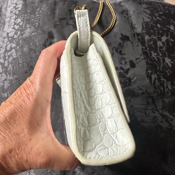 Balenciaga HOURGLASS WALLET ON CHAIN CROCODILE EMBOSSED IN WHITE - Picture 7 of 10